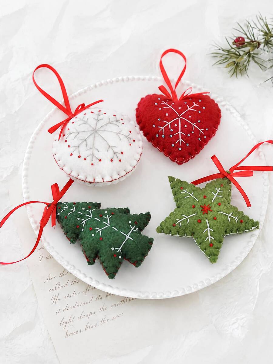 Felt Christmas Ornaments Hand Embroidered White Snowflake Red Heart Green Tree Star Fabric Hanging Pendants With Ribbon Bow For Xmas Tree Cozy Rustic Holiday Home PartyDecor
