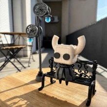 Hollow Knight Building Block Model, 330+ Pieces ABS Material Assembly Brick Set, Knight Figurine Sitting On Bench, Fun Buildable Desktop Decor Ornament, Ideal Birthday Gift For Boys And Girls, Perfect Present For Christmas, New Year, Birthday - Multicolor - View 1