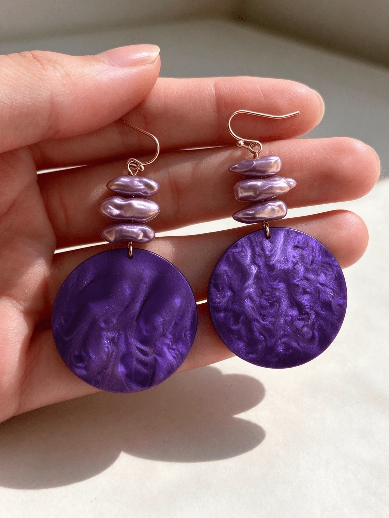 1 Pasang Anting-Anting Halloween Model Barok Bertumpuk dengan Mutiara Imitasi dan Tekstur Marmer Berbentuk Pusaran, Terbuat dari Akrilik, Ukuran Besar, dan Bentuk Cakram. - Violet Purple - View 1