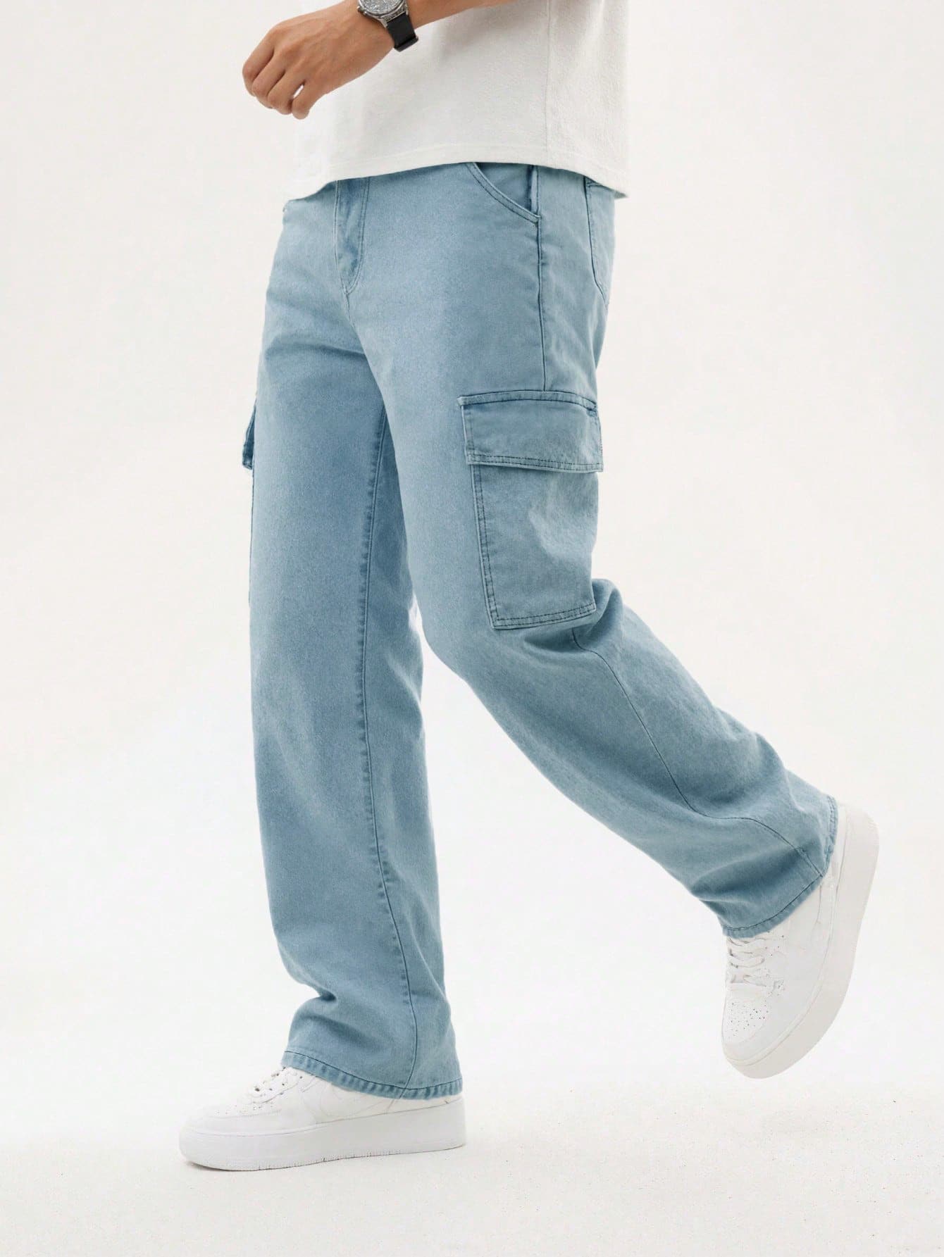 Men's Casual Loose Fit Cargo Pocket Wide Leg Jeans - Light Wash - View 1