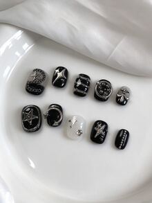 哥德風黑色銀色星星 3D 金屬飾品穿戴甲片 | Y2K 龐克甜酷短款假指甲套組，適合派對與日常配戴 - 彩色 - 查看 2