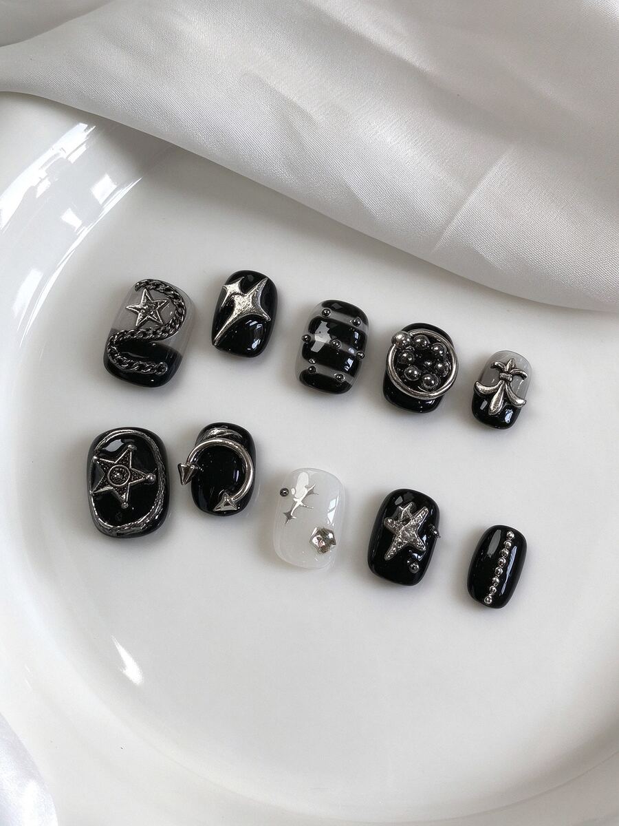 哥德風黑色銀色星星 3D 金屬飾品穿戴甲片 | Y2K 龐克甜酷短款假指甲套組，適合派對與日常配戴
