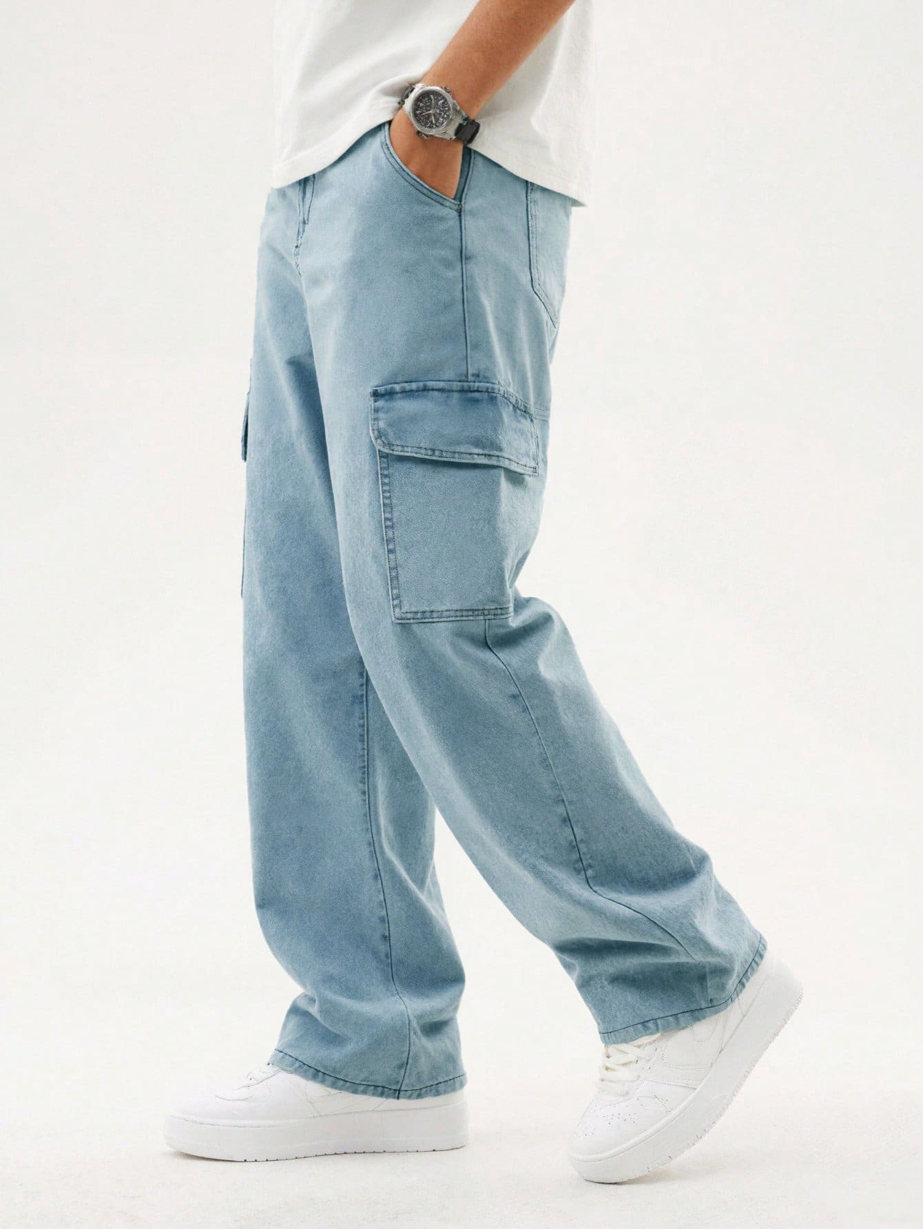 Men's Casual Loose Fit Cargo Pocket Wide Leg Jeans - Light Wash - View 1