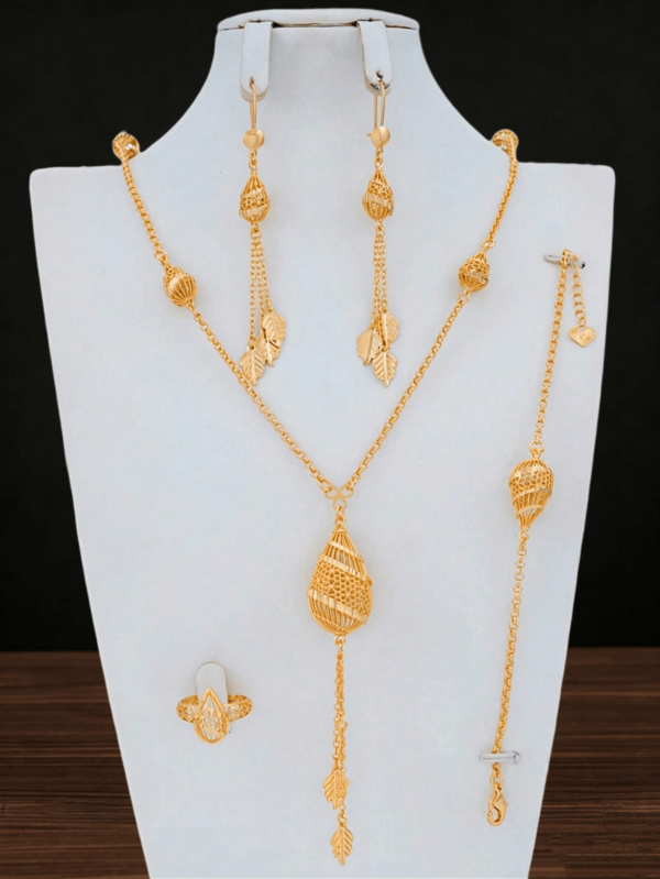 5pcs 18K Gold Plated Copper Floral & Fruit Shaped Waterproof Non-Fading Necklace & Earrings Jewelry Set, Casual Resort Style, Elegant European & Dubai Fashion, Suitable For Wedding, Party, Daily Wear, Gift For Women