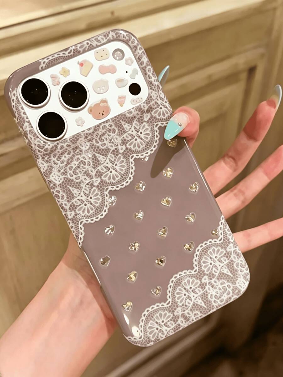 1件裝浪漫蕾絲圖案閃亮愛心燕麥灰棕色手機殼，相容 iPhone Duo、18 Pro、13 14 15 16 17 Pro Max 及 Plus 系列，手機配件，設計款時尚保護殼，耐用，適合科技愛好者、時尚達人，可愛，完美禮物