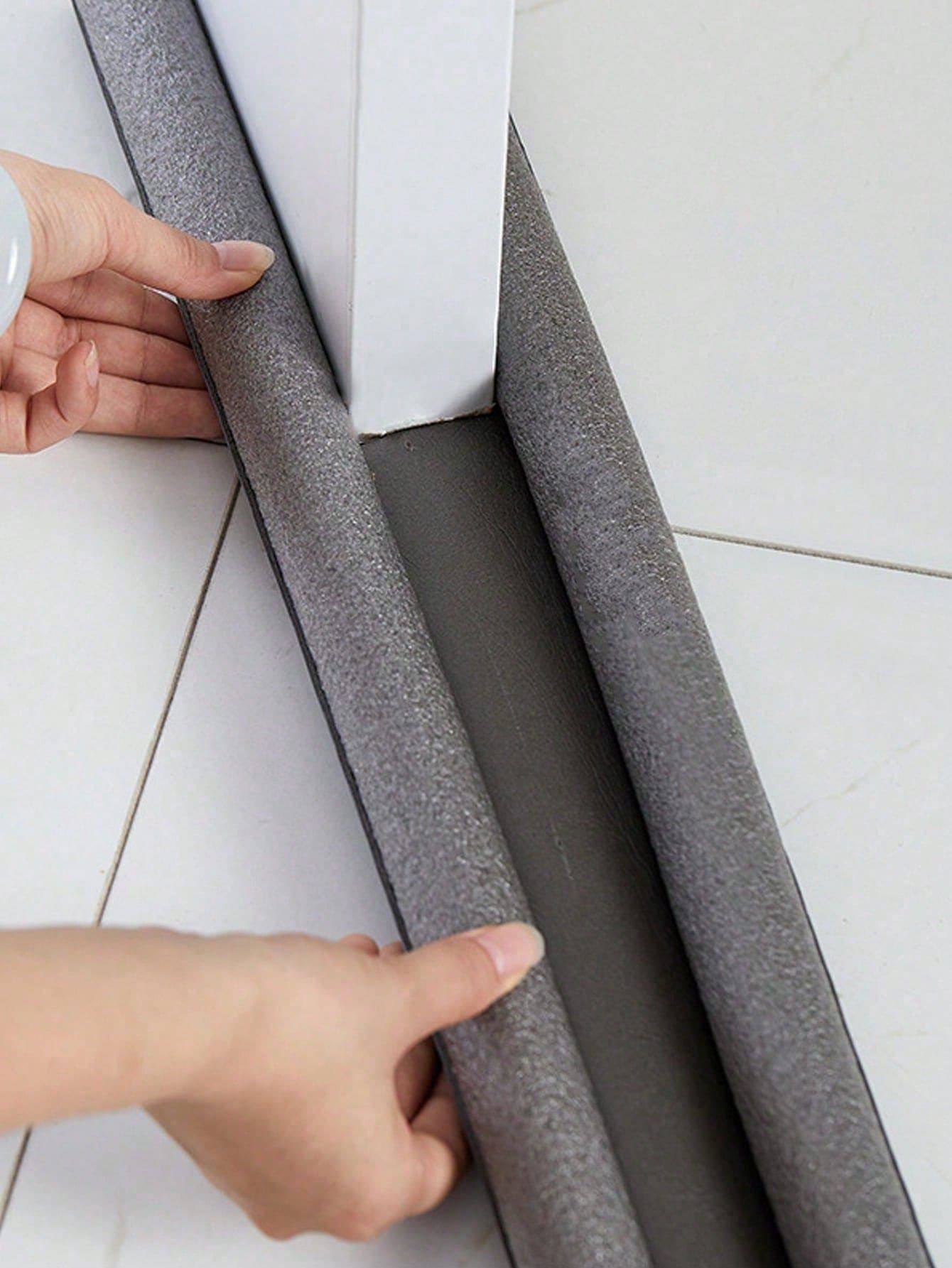 1pc/2pcs Door Bottom Draft Stopper Seal Strip (Minimalist Gray/Black), Suitable For Door Bottom And Door Frame Gaps; Features Soundproofing, Shock Absorption, Dust-Proof, Wind-Proof And Insect-Proof Functions; Easy Installation, No Damage To Floor; Solid Cylindrical Design, Quick Recovery After Compression; Suitable For Bedroom, Kitchen And Various Home Settings, Hotels, Restaurants, Offices And Commercial Spaces. - Multi-color - View 1