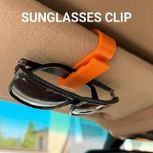 1pc Car Sun Visor Fashion Glasses Clip, Durable Car Interior Glasses Holder, Space-Saving Ticket Card Organizer, Easy To Install Vehicle Modification Part, Suitable For Drivers - A - View 1