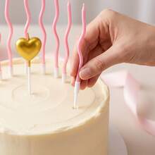 13pcs Pink Wavy Thin Birthday Candles With 1pc Gold Heart-Shaped Candle, Comes With White Holders For Easy Cake Placement - View 6