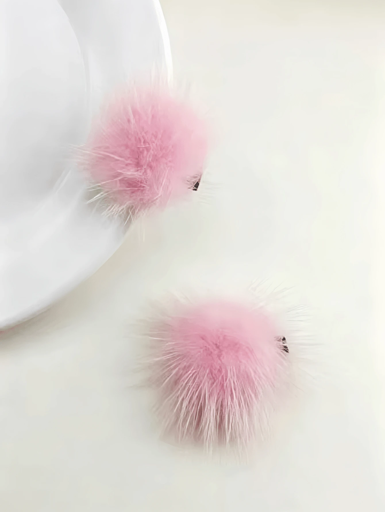 2 Packs Women's 4cm Solid Color Mink Fur Ball Hair Clips Suitable For Daily Use - Baby Pink - View 1