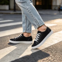 Sepatu Sneakers Kanvas Pria Model Low-Top | Bernapas & Tahan Lama | Desain Klasik Bertali, Sol Anti Selip | Cocok untuk Semua Musim, Sesuai untuk Pemakaian Sehari-hari, Belanja, Liburan - Hitam dan Putih - View 4