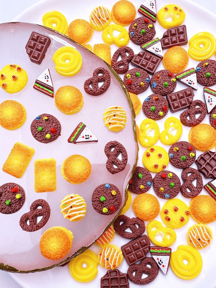 30pcs Random Mixed Cookie Nail Art Charms, Versatile Chocolate Sandwich Shaped Nail Decoration DIY Accessories - Multicolor - View 1