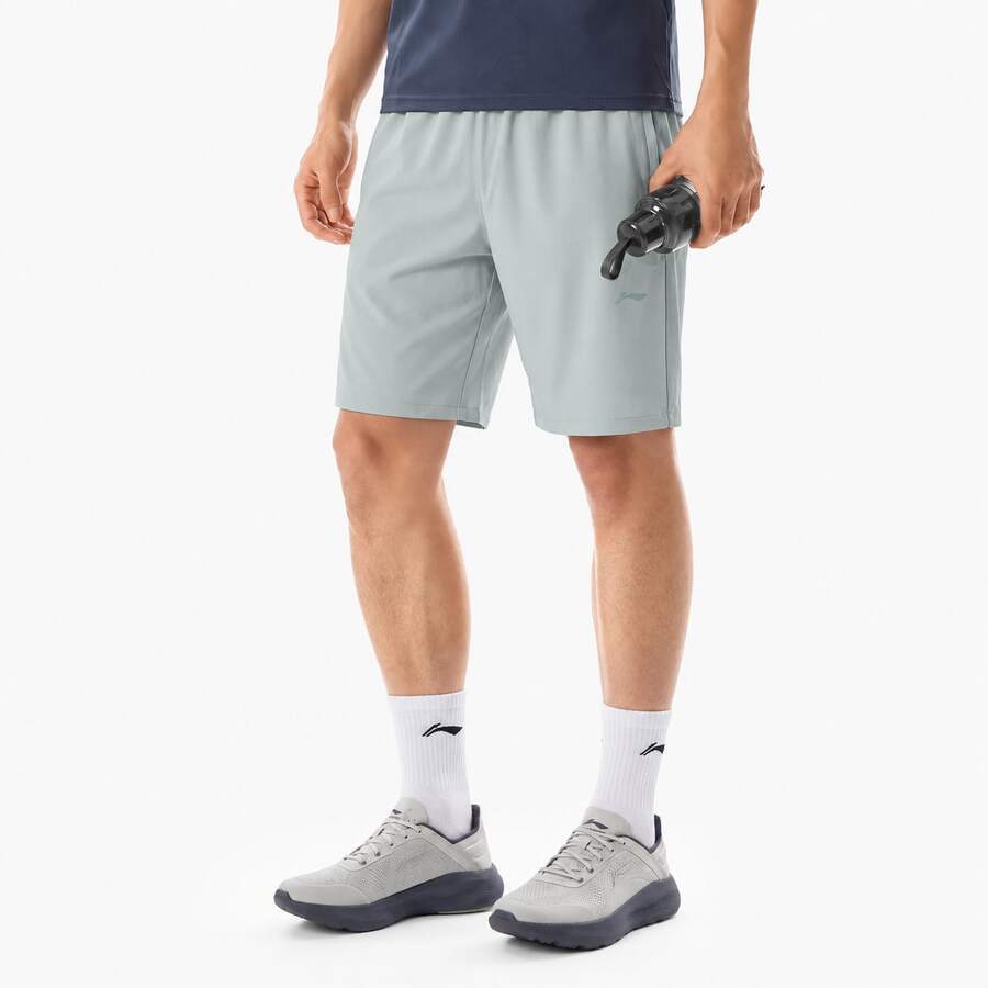 LI-NING Men's Quick Dry Sports Shorts AKSW133, Moisture Wicking Breathable Workout & Badminton Shorts - 浮石灰 - 查看 1