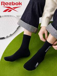 Reebok 極簡純色直條紋中筒襪 3雙裝，高彈性親膚透氣，日常通勤休閒運動基礎襪 - 白黑綠 - 查看 5