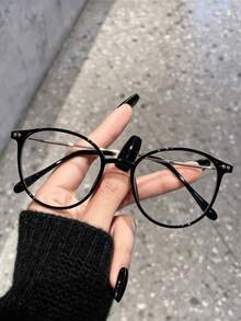 1pc Minimalist Fashionable Zero-Degree Round Glasses For Women, Versatile Style, Simple Design, Suitable For Daily Wear, University Life And Commuting, An Essential Fashion Item - Clear - View 2