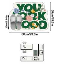 1 قطعة سجادة زخرفية بنمط حروف خضراء وزهور ملونة "YOU LOOK GOOD"، بتصميم ريفي فرنسي طازج رومانسي فني من الكشمير الصناعي، شكل غير متماثل، قابلة للغسل في الغسالة، مناسبة للاستخدام اليومي في المنزل/المدخل/الحمام/المطبخ/بجانب السرير/جميع الفصول، حصيرة أرضية ممتعة، ديكور منزلي جمالي - متعدد الألوان - مشاهدة 3