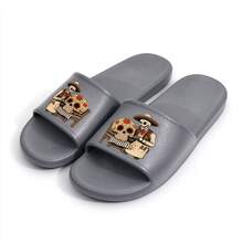 Chanclas de EVA para hombre, estampado de esqueletos barberos del Día de Muertos. Suela antideslizante, ligeras y cómodas para casa, baño y paseos diarios. - Gris - Ver 4