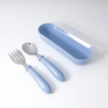 2套可客製化不鏽鋼餐具組，包含湯匙、叉子與收納盒，個性化刻字字母圖案餐具組 - 多色 - 查看 9