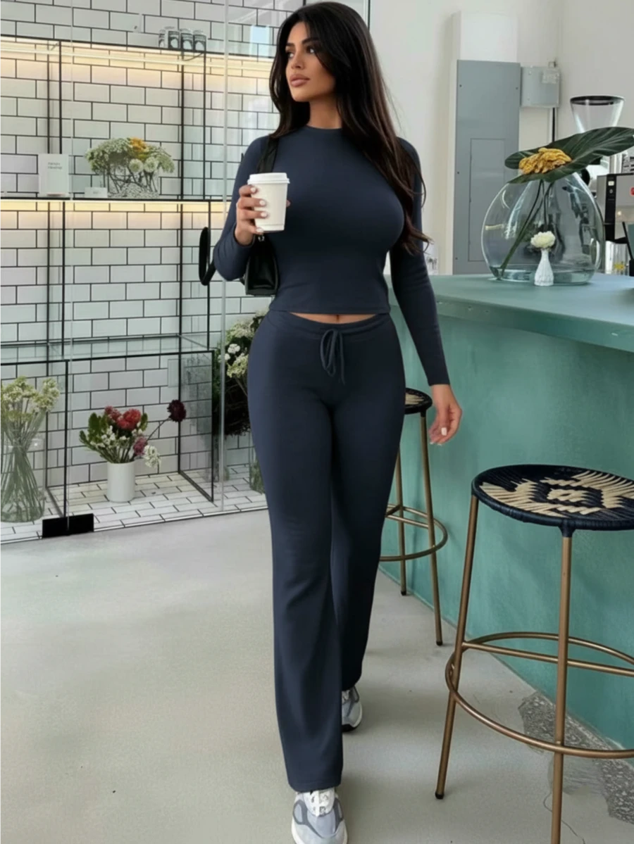 女士时尚短款长袖上衣搭配修身喇叭裤运动套装，春夏款 - 藏蓝色 - 查看 1