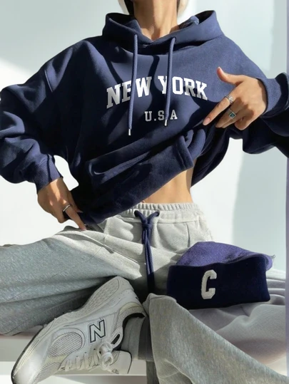 sweat-shirt à capuche ample et thermique à imprimé graphique pour femmes, hiver