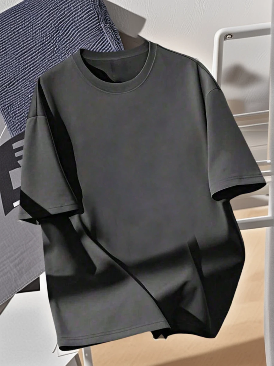 男孩和青少年学生休闲印花深灰色圆领短袖T恤，夏季上衣