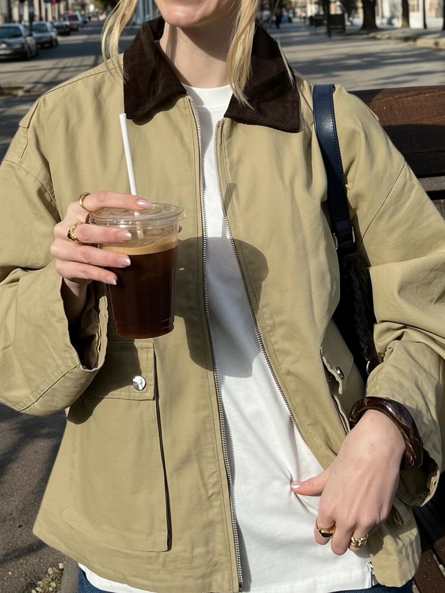 Áo khoác phồng nữ Omen Fashion cổ nhung kẻ, chất liệu cotton, kiểu dáng thường ngày, phối màu tương phản, tay dài, cổ bẻ, có túi. - Màu Khaki - Xem 1