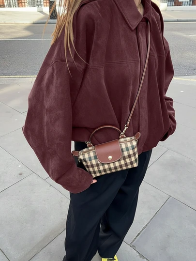 Chaqueta casual suelta de manga larga de ante sintético de un solo pecho para mujer, adecuada para usar en primavera. Chaqueta militar corta de mujer con botones de metal en los bolsillos, adecuada para usar en primavera y otoño.