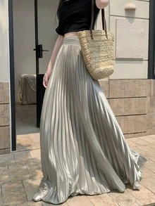 Rikumo Rok panjang lipit satin mengkilap abu-abu perak elegan, dengan bagian bawah melebar dan mengembang, cocok untuk dipakai sehari-hari. - Perak - View 1
