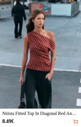 Nöista Fitted Top In Diagonal Red...